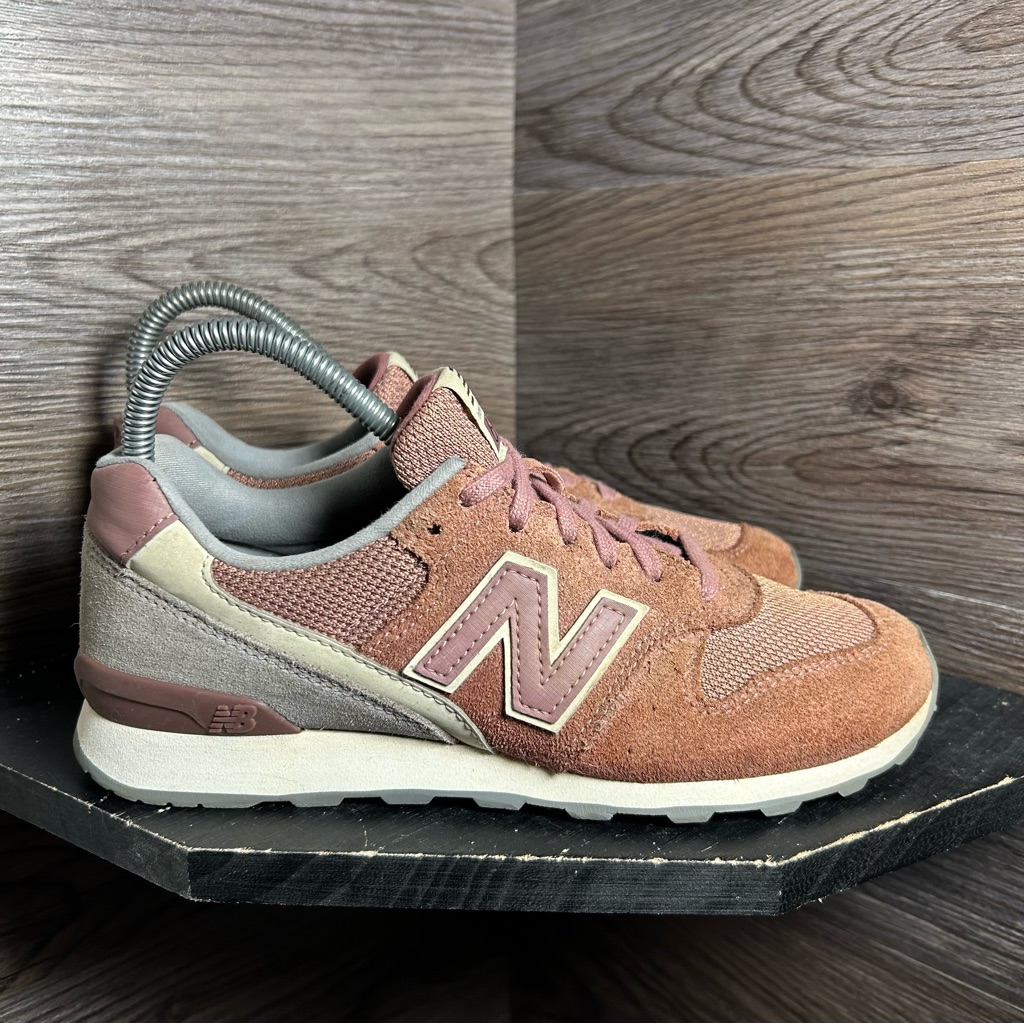 New Balance 696 Pink Grey
